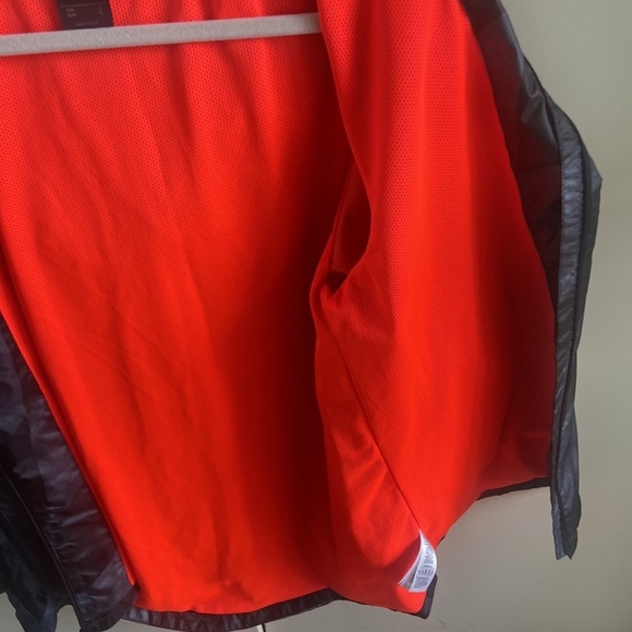 Adidas Bayern Munich Windbreaker - Picture 15 of 15